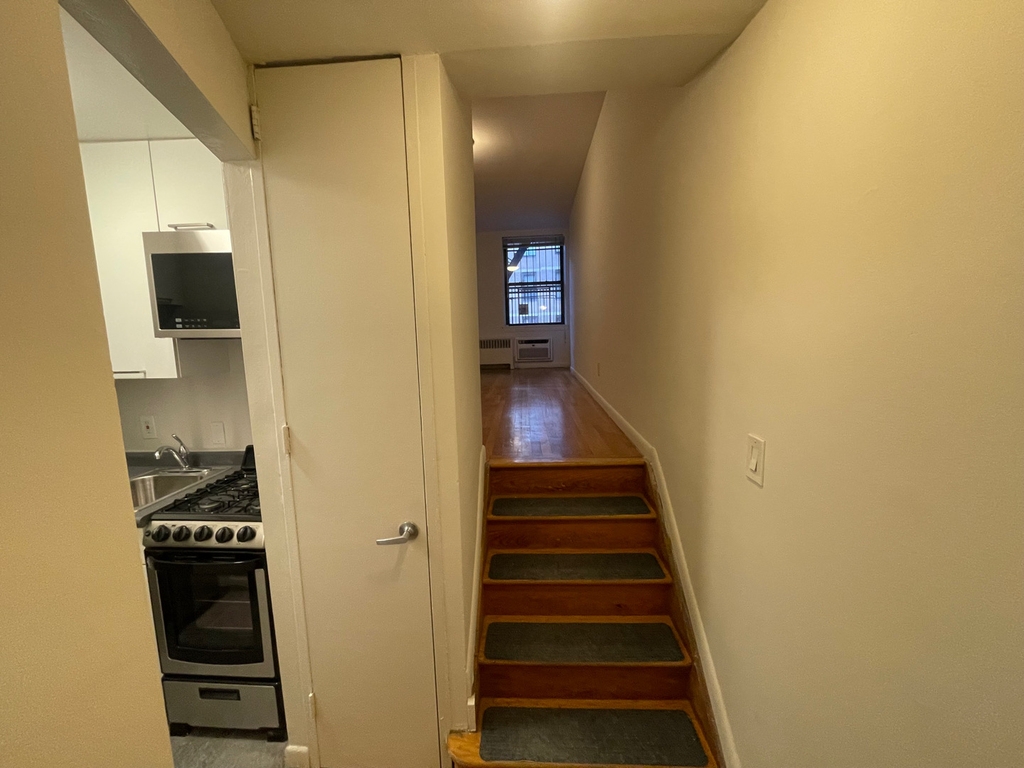 104 East 31st Street - Photo 7