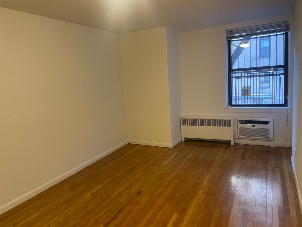 104 East 31st Street - Photo 6