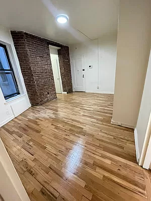 220 East 29th Street - Photo 2