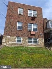 514 Seville St - Photo 0