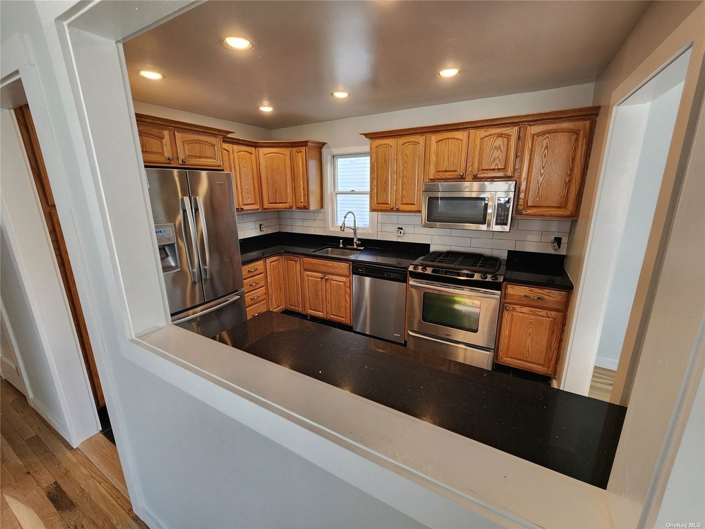 219 W Walnut Street - Photo 11