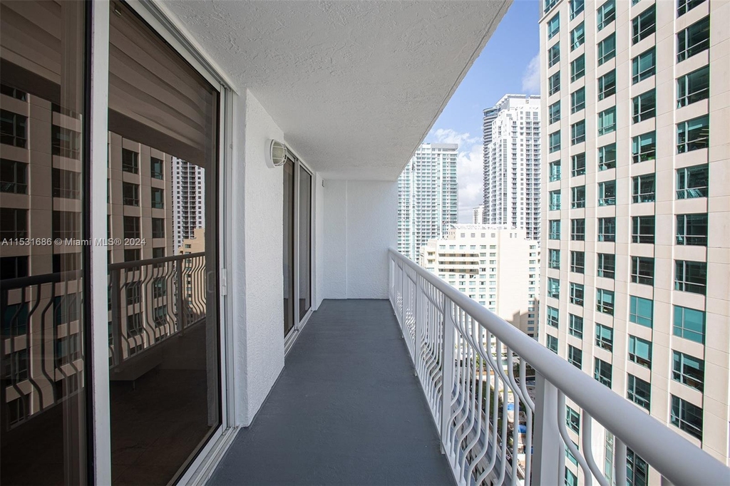 1200 Brickell Bay Dr - Photo 11