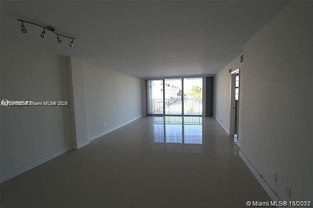 9500 W Bay Harbor Dr - Photo 3