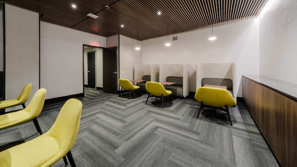 245 E. 40th St. - Photo 33