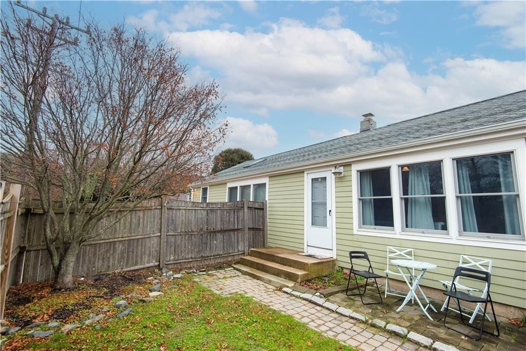 391 Aquidneck Avenue - Photo 1