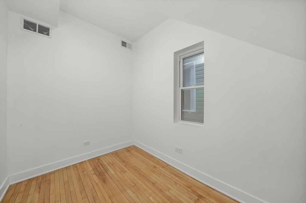 2021 W 47th Street - Photo 10