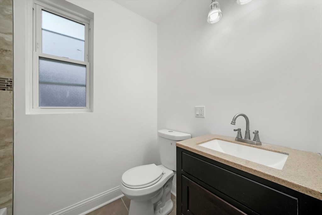 2021 W 47th Street - Photo 4