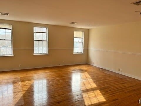 1024 Clinton St - Photo 2