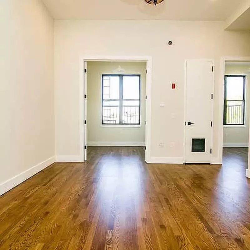 565 Evergreen Avenue - Photo 2