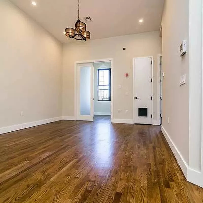 565 Evergreen Avenue - Photo 1