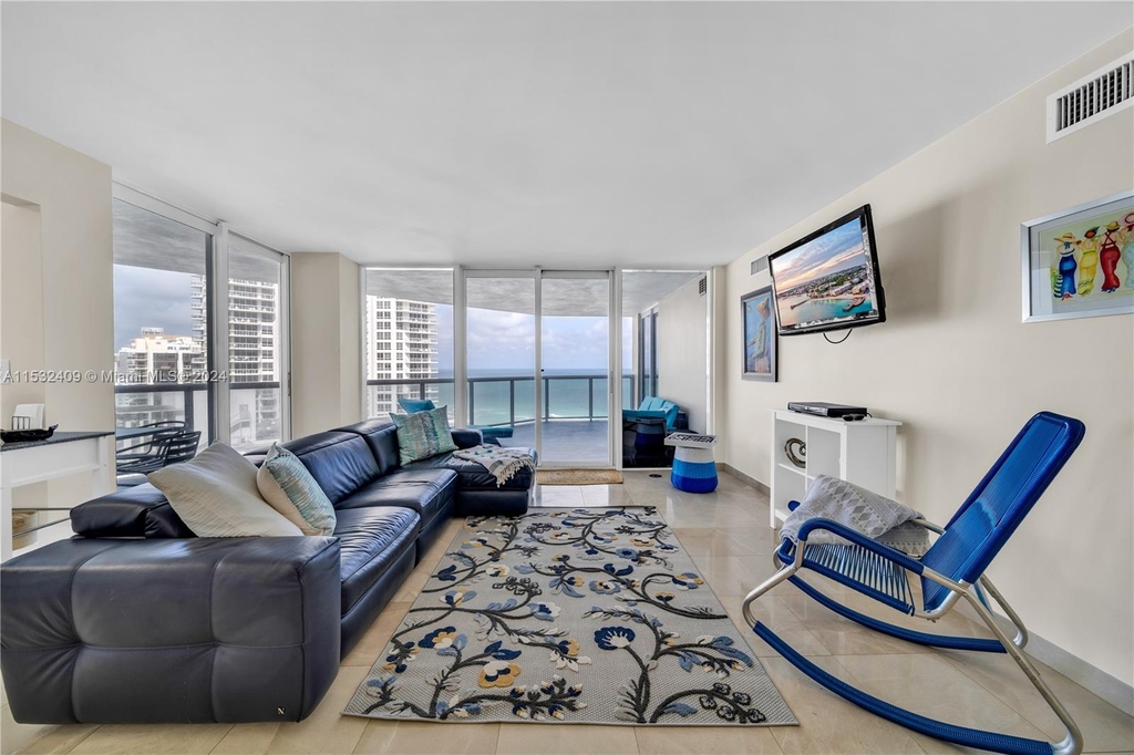 6301 Collins Ave - Photo 4