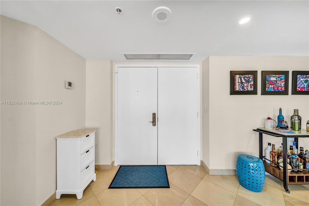 6301 Collins Ave - Photo 17