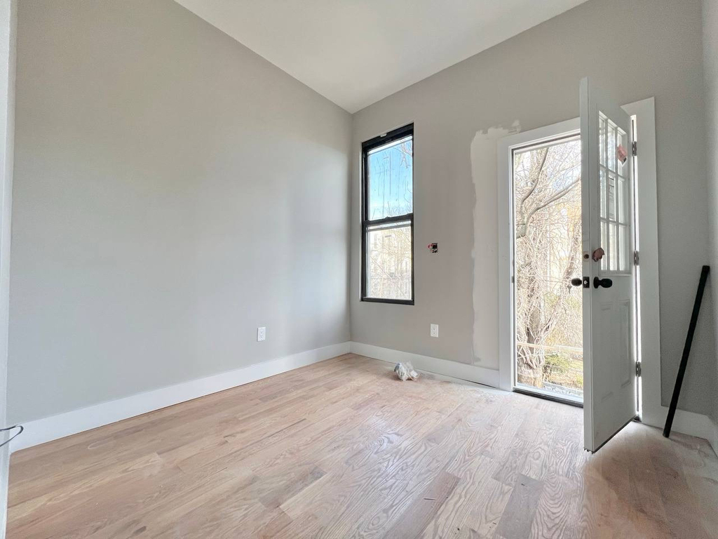 18-20 Dekalb Avenue - Photo 2