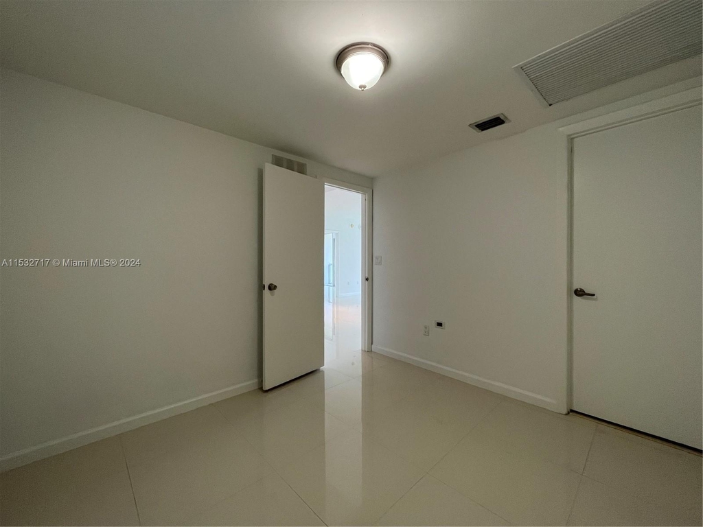 465 Brickell Ave - Photo 11