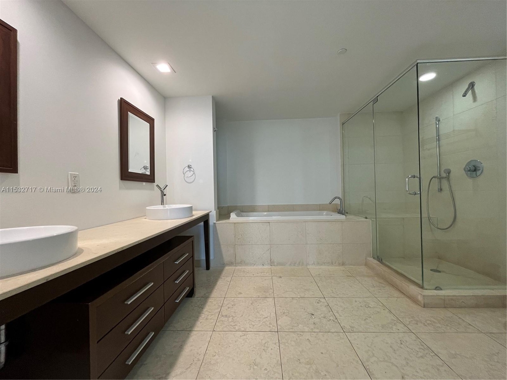 465 Brickell Ave - Photo 4