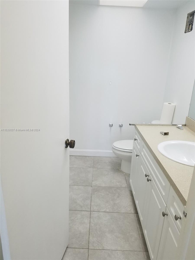 140 Lakeview Dr - Photo 10