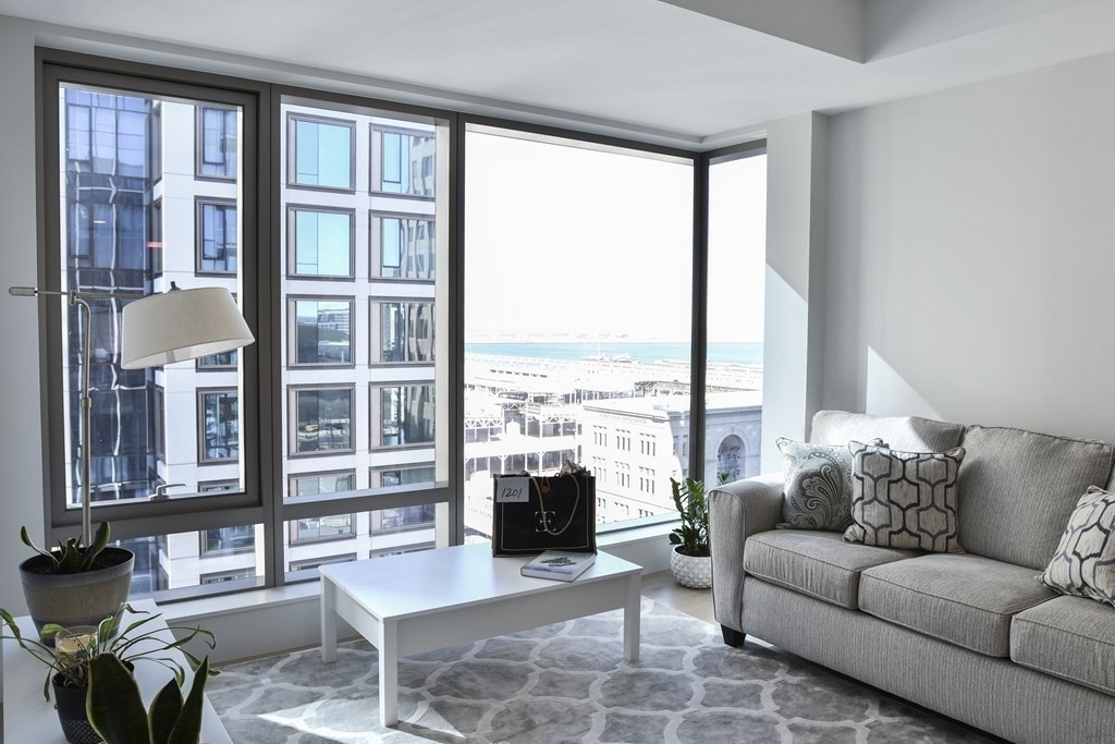 135 Seaport Blvd - Photo 0