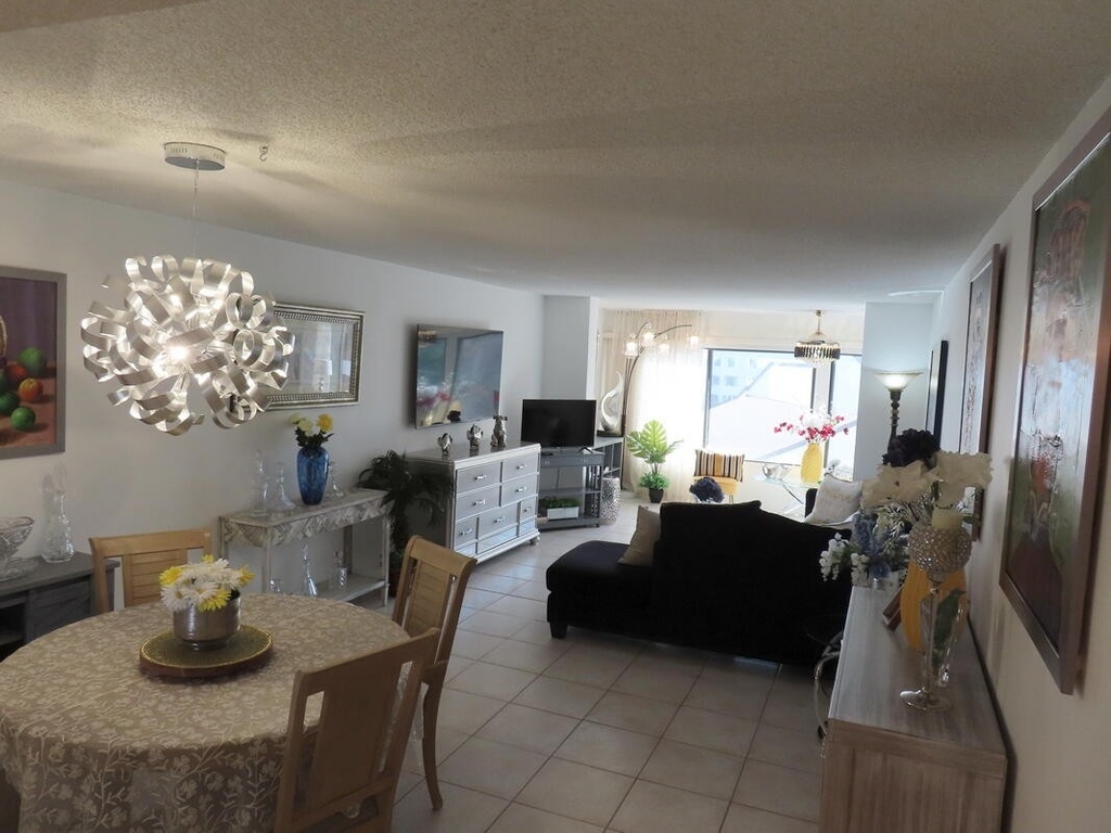 3154 Via Poinciana - Photo 5