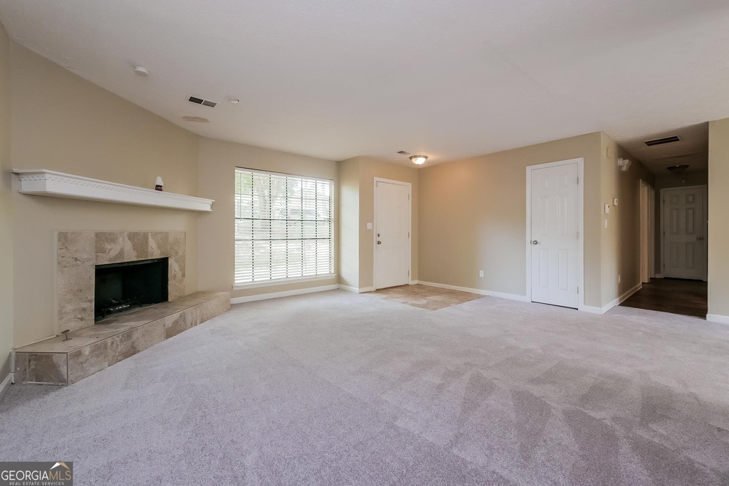 8202 Winewood Court - Photo 2