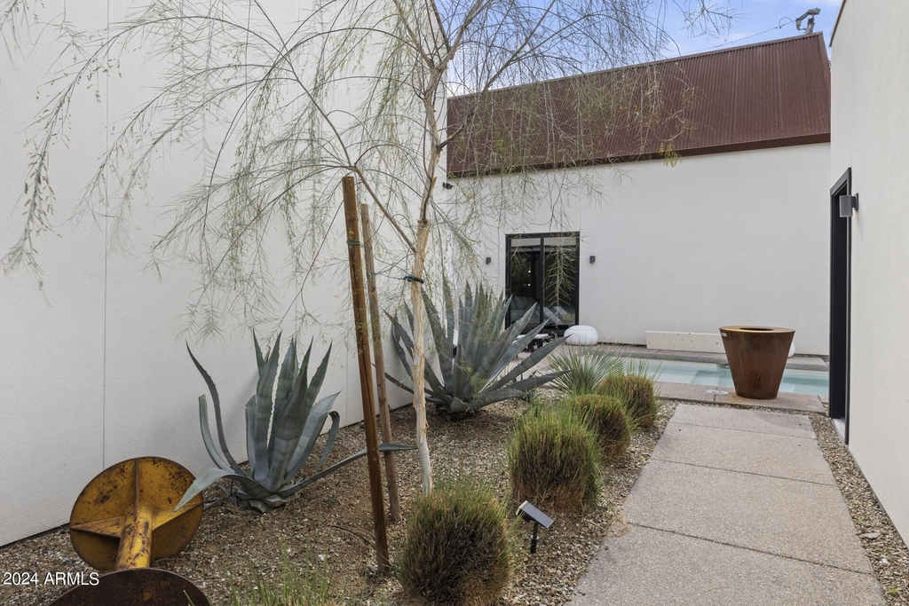 1145 E Orangewood Avenue - Photo 30