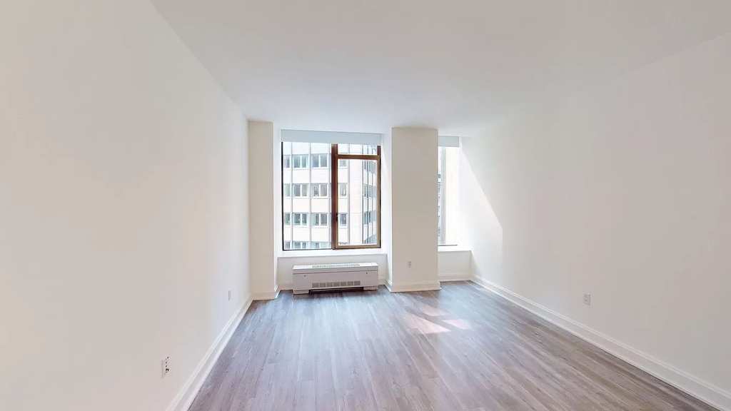 Maiden Lane  - Photo 1