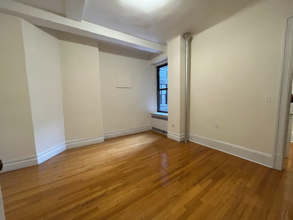 220 West 98th Street - Photo 2