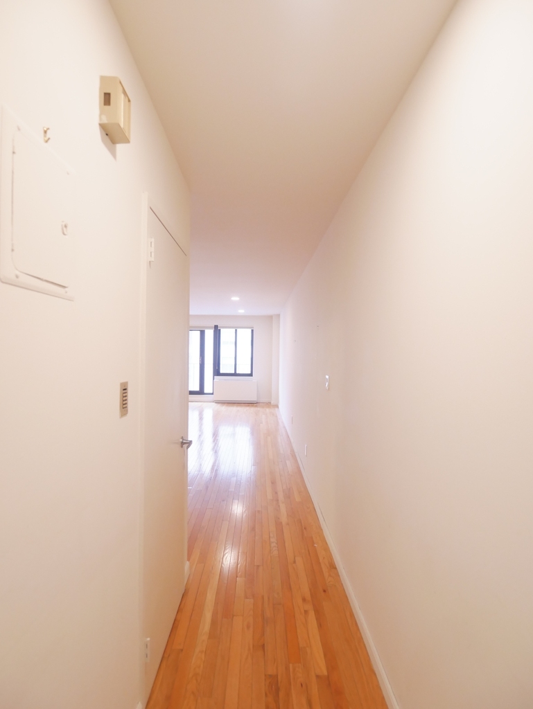 77 5th Avenue - Photo 7