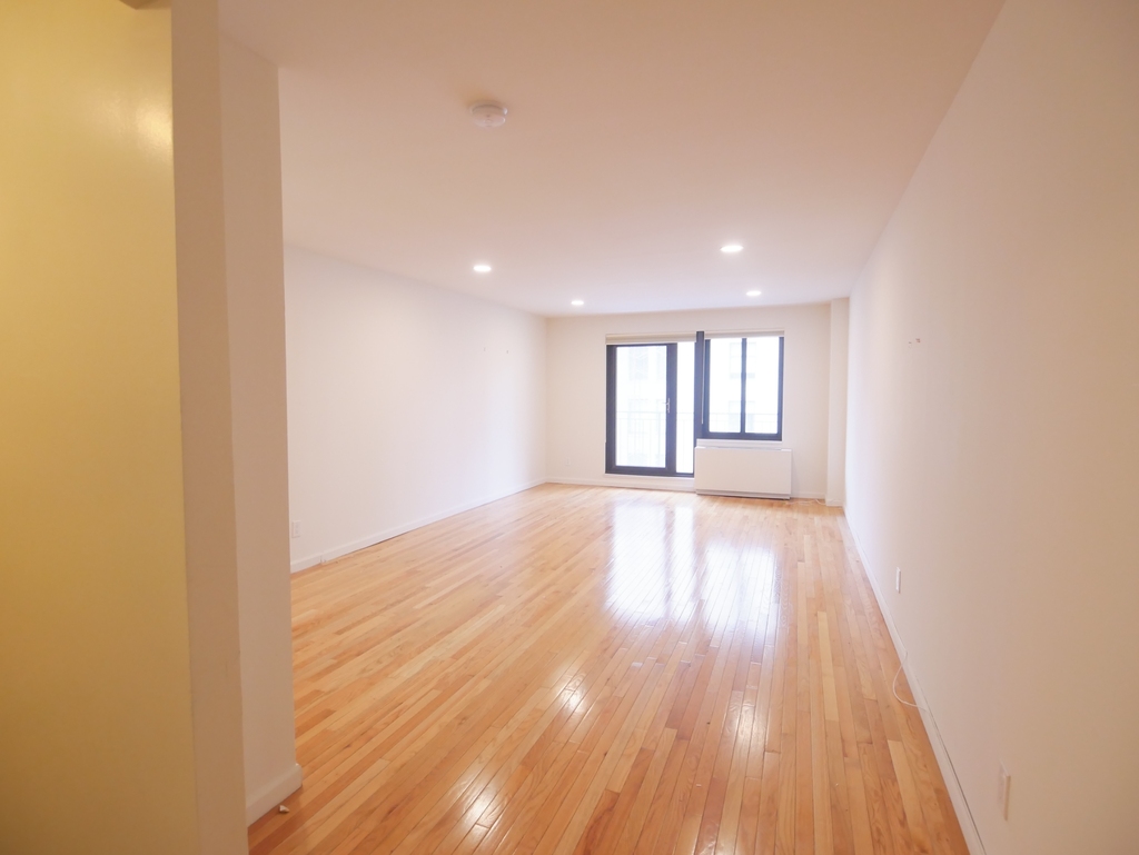 77 5th Avenue - Photo 0