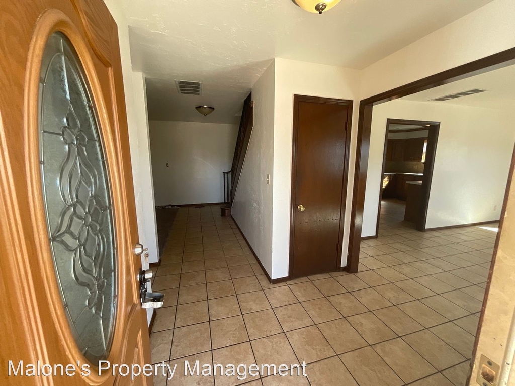 913 W. Idylwild Dr. - Photo 1