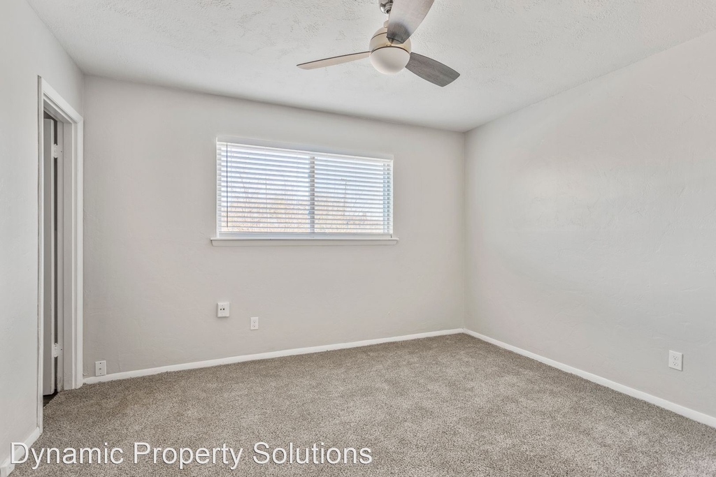 2810 Dorchester Drive - Photo 20