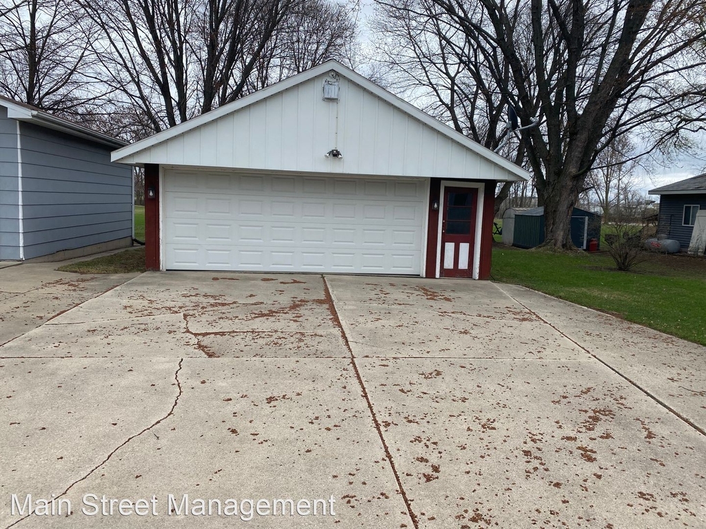 1129 Suydam St. - Photo 1