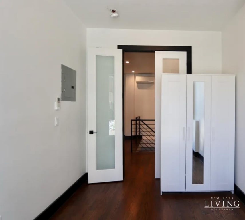 340 Irving Avenue - Photo 4