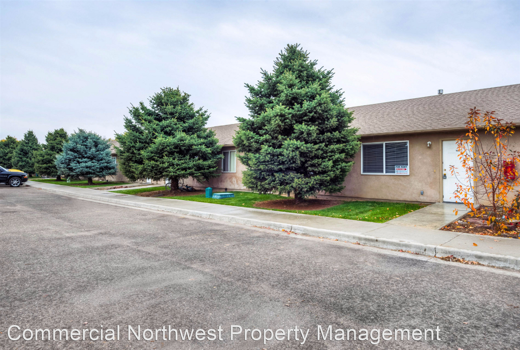 1009 E Kuna Rd - Photo 0