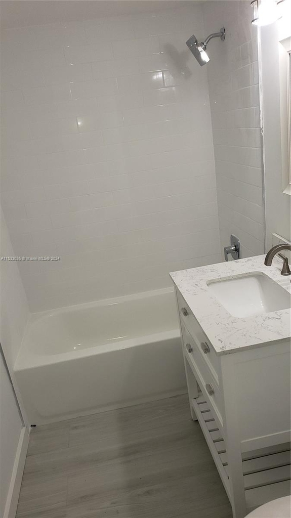 2740 Sw 28th Ter - Photo 6