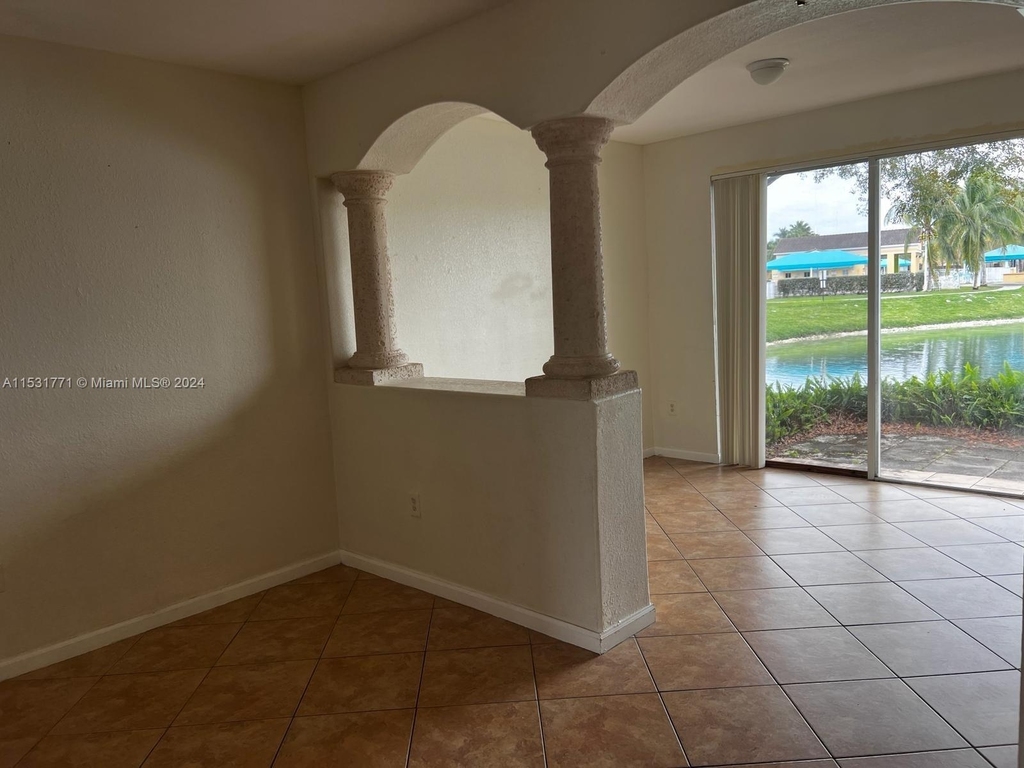 2612 Se 15th Pl - Photo 4