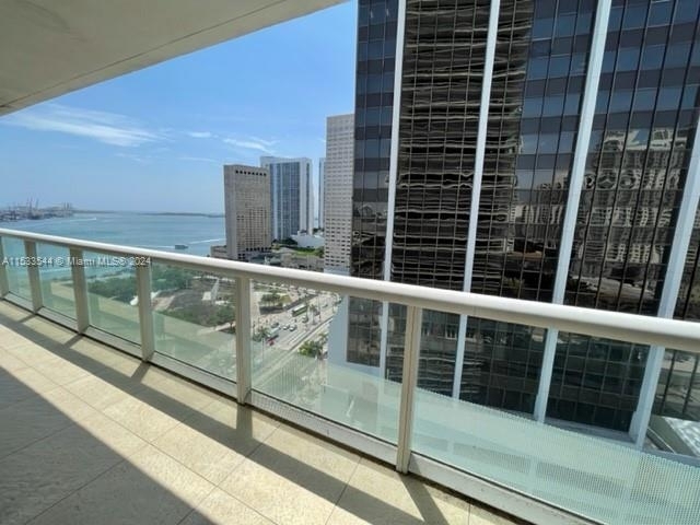 50 Biscayne Blvd - Photo 3