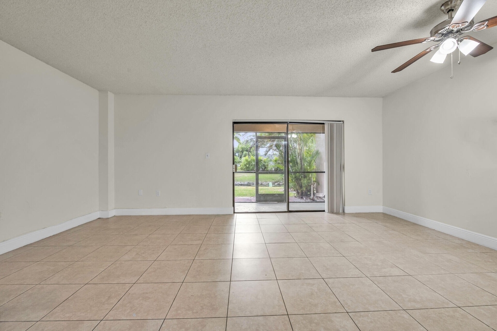 9050 Nw 28th Street - Photo 10