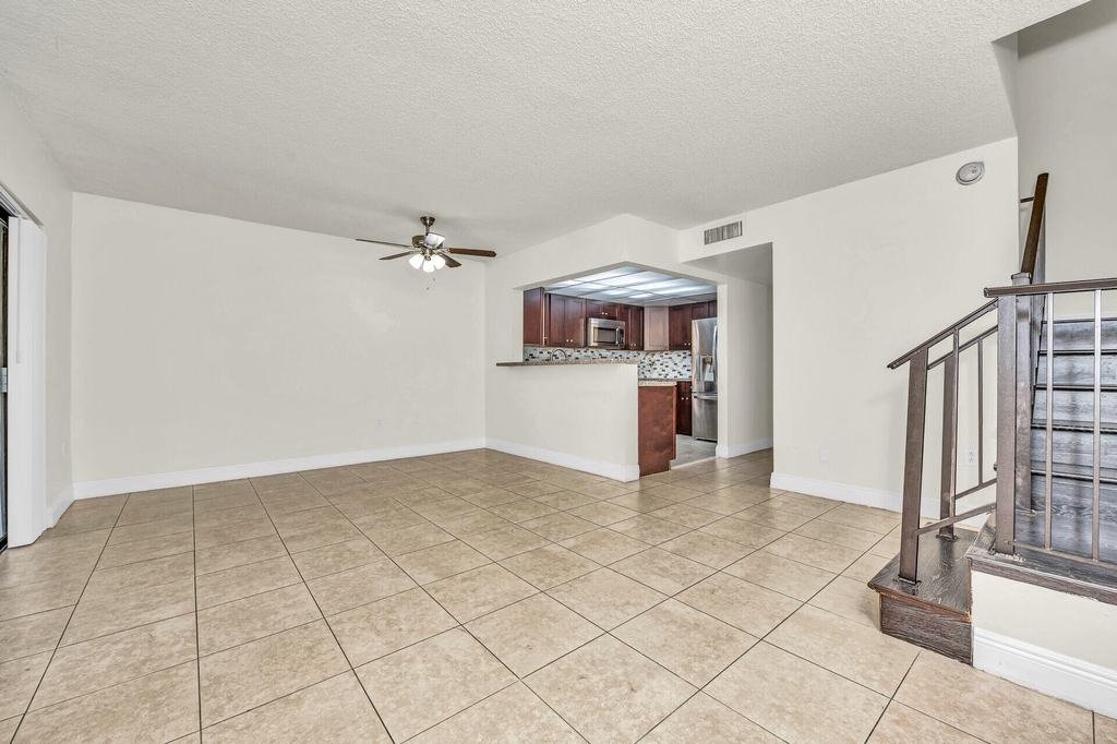 9050 Nw 28th Street - Photo 8