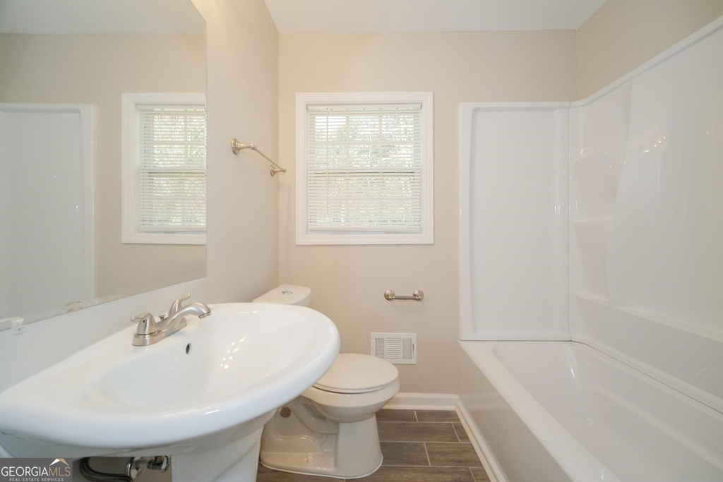 4302 Edinburgh Way - Photo 8