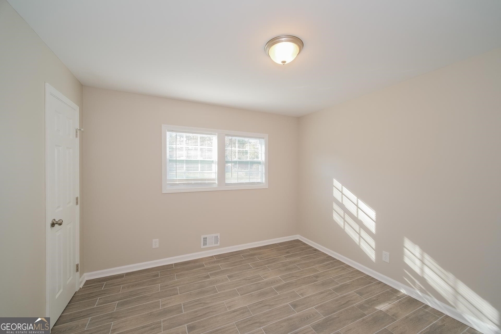 4302 Edinburgh Way - Photo 9