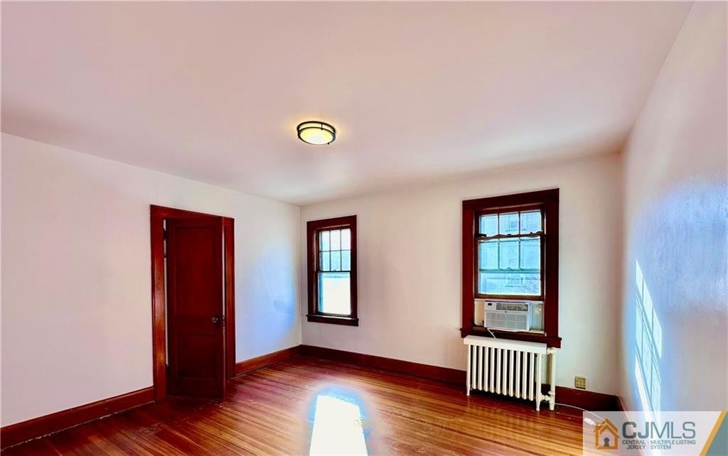 560 Spruce Avenue - Photo 2