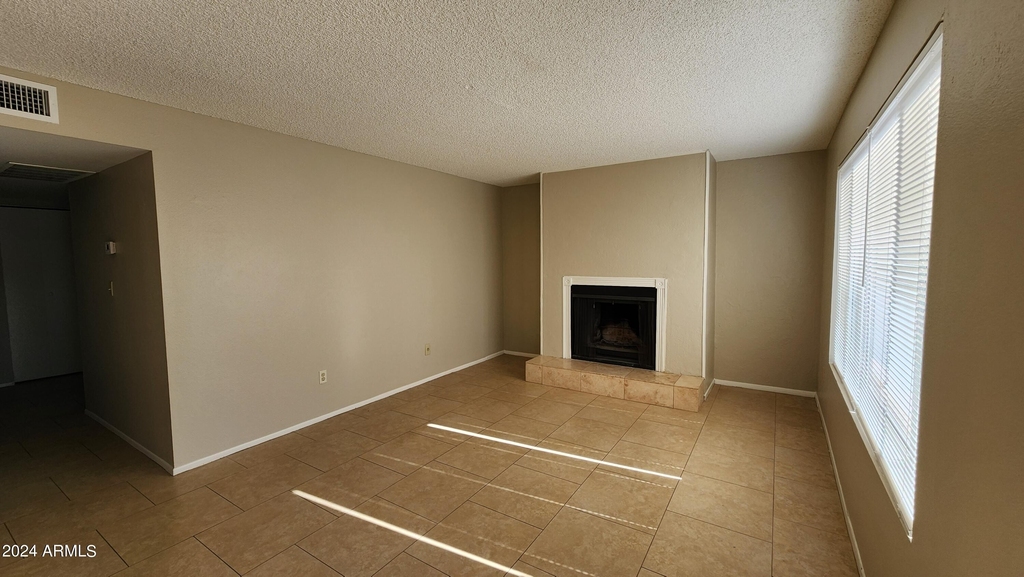 106 E Duke Drive - Photo 2