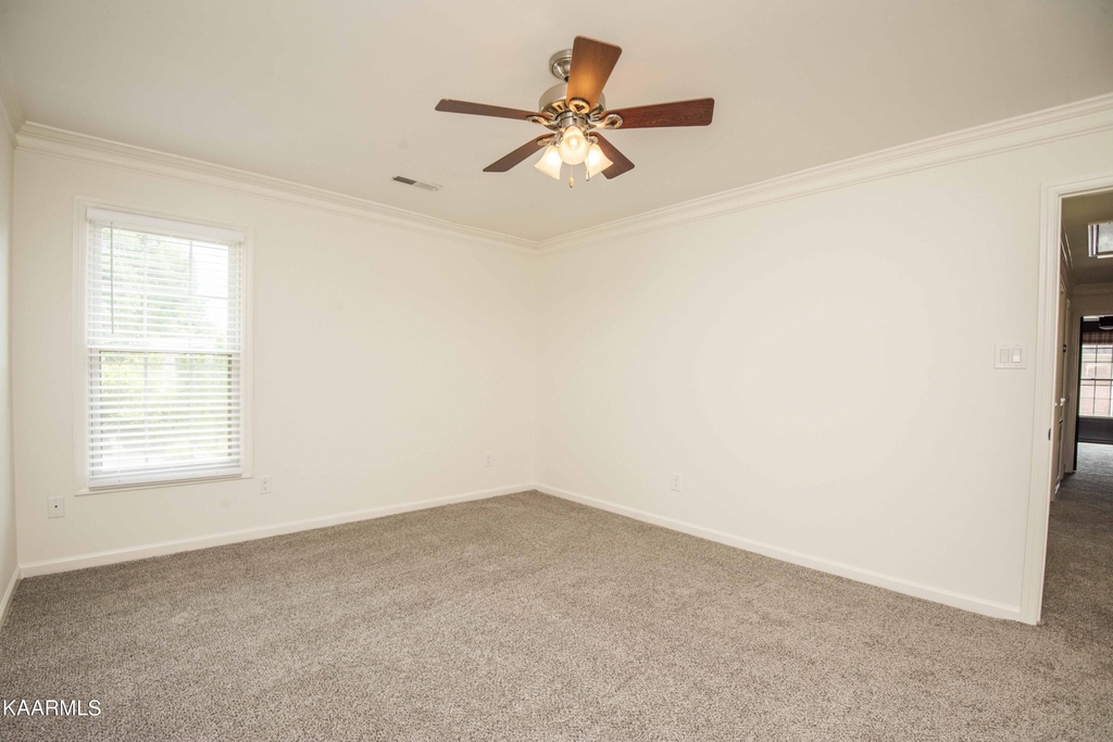 10706 Eagle Glen - Photo 23