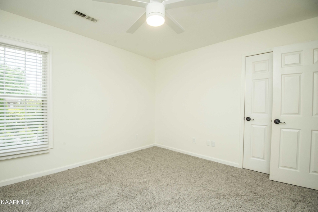 10706 Eagle Glen - Photo 32