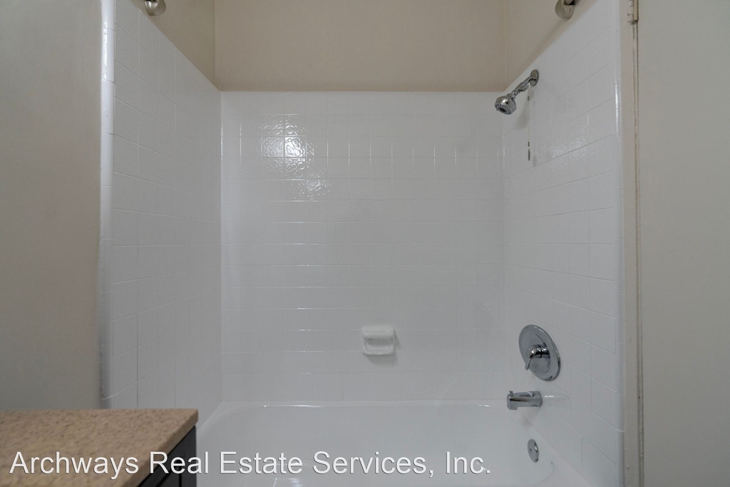 6823 Variel Ave. - Photo 16