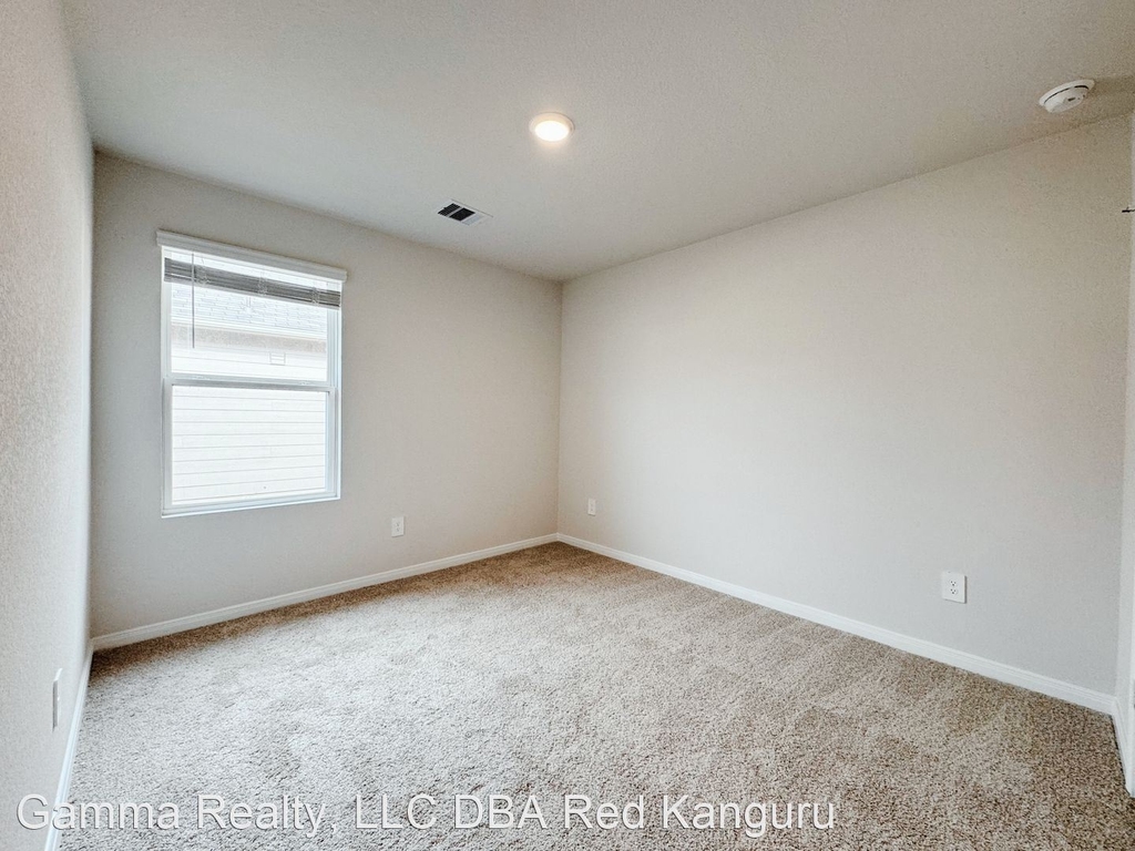 1305 Middleton Grove - Photo 16