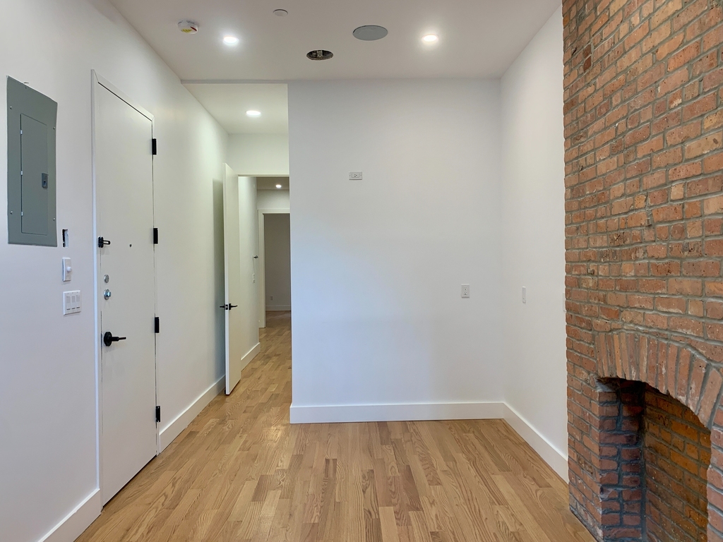 631 East 6th Street - Photo 12