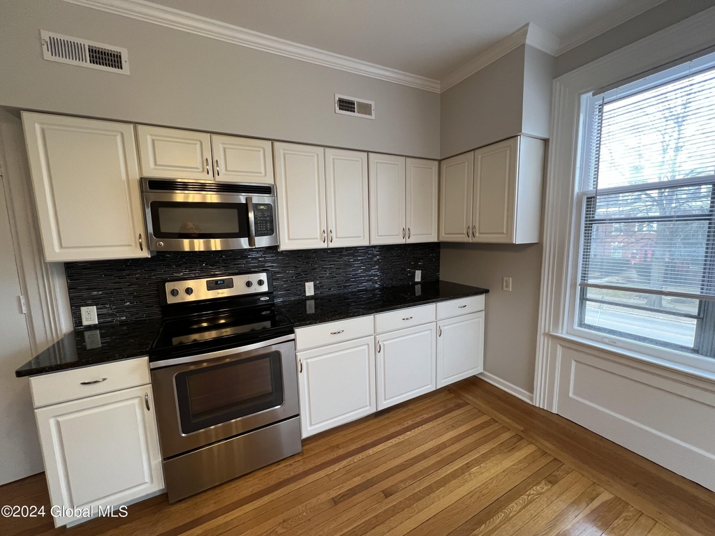 1238 Union Street - Photo 11