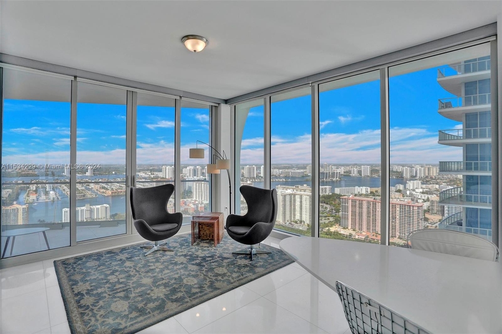 16901 Collins Ave - Photo 17