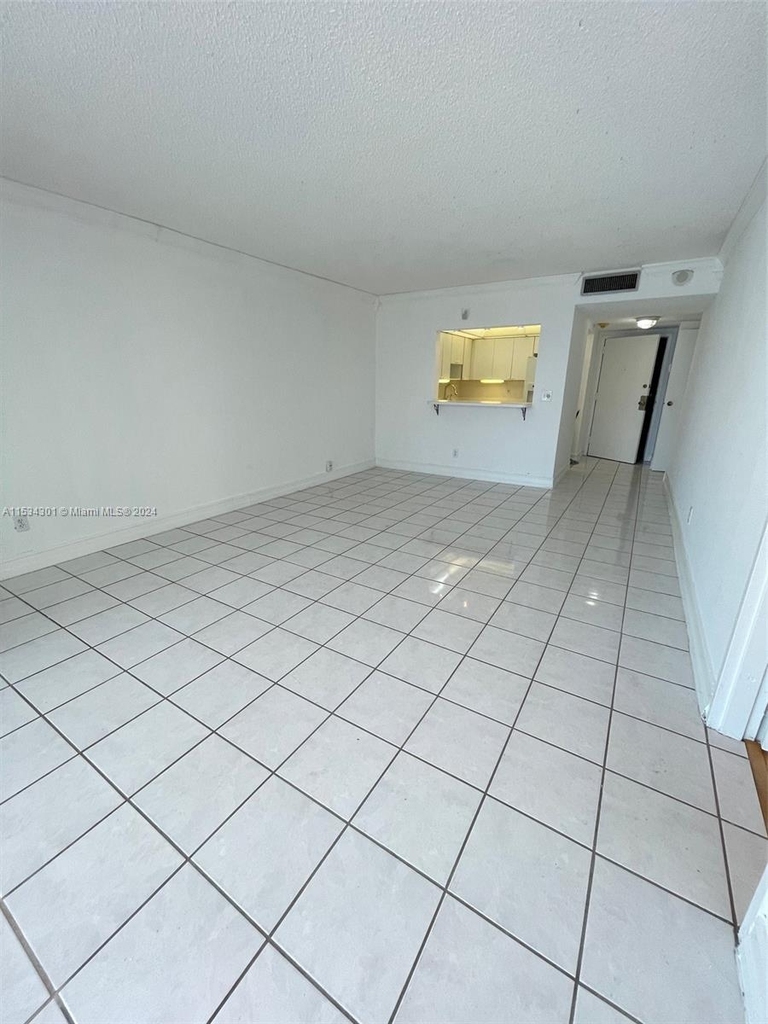 13499 Biscayne Blvd - Photo 4